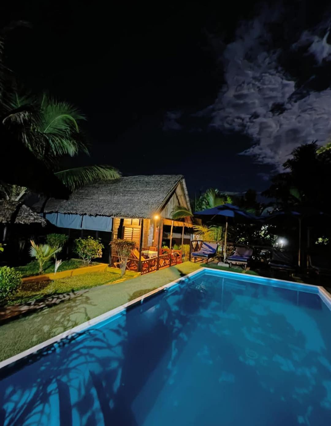 Bungalows Des Tropiques Нуси-Бе Экстерьер фото